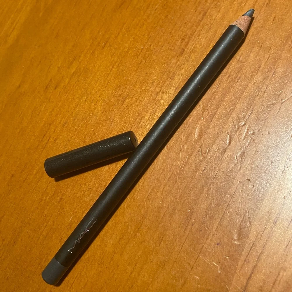 MAC Eye Kohl Eye Pencil Phone Number